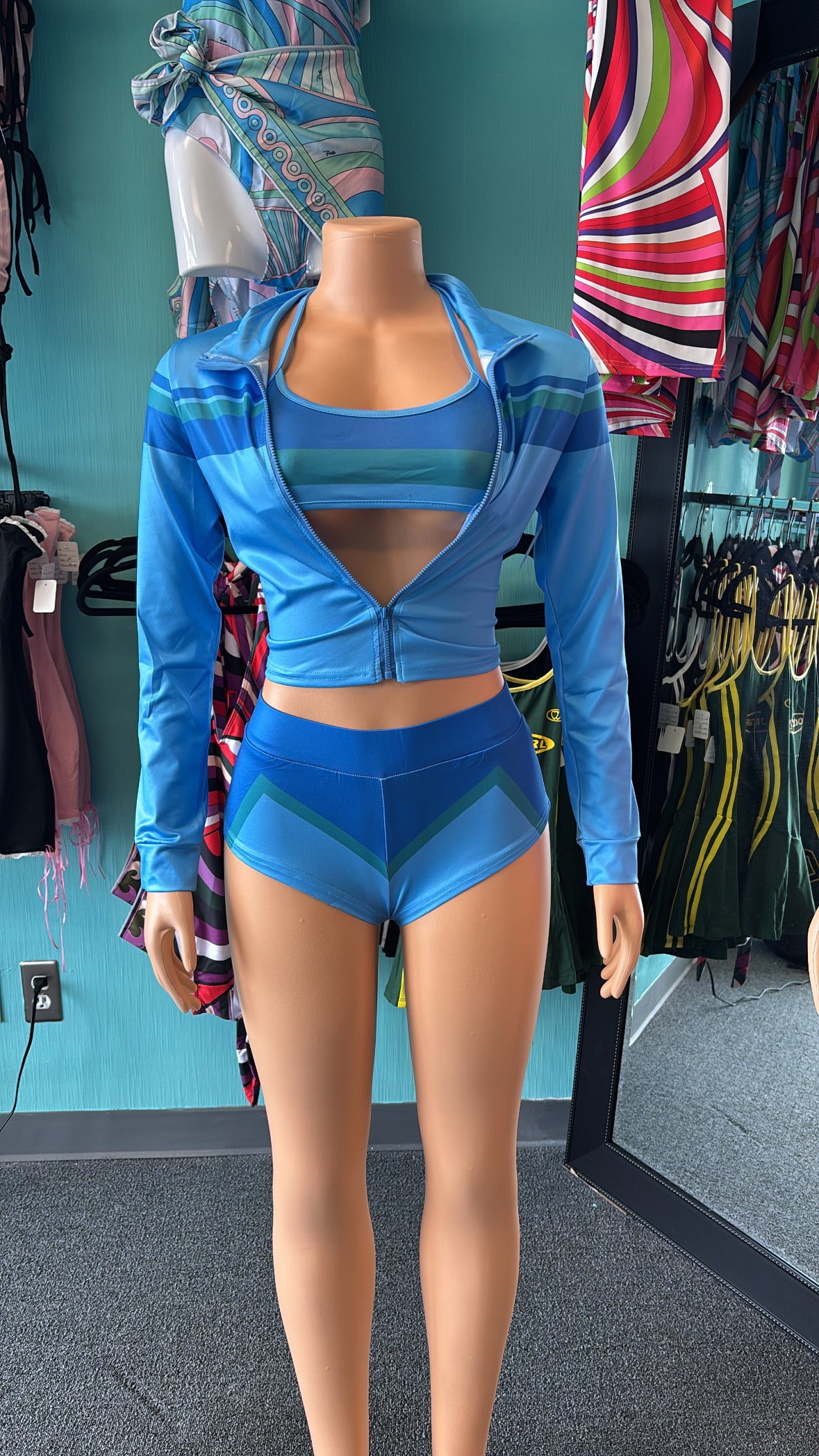 Sporty three-piece set